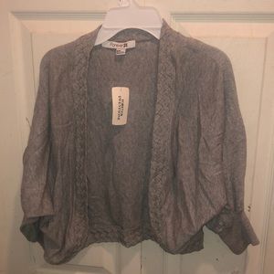 3/$20 ❤️ Gray Cropped 3/4 Sleeve Sweater